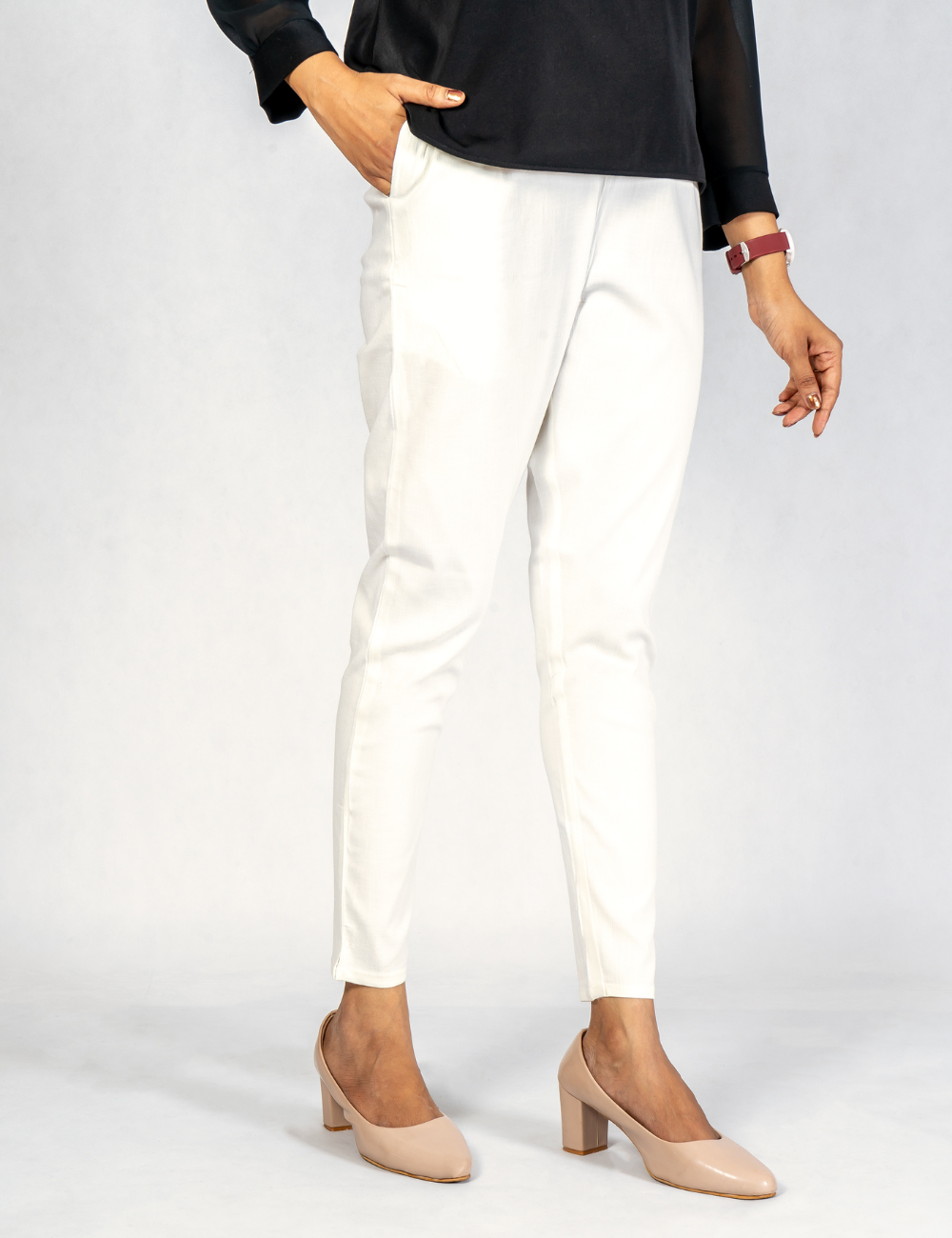Women Creamy White Cotton Lycra Pant