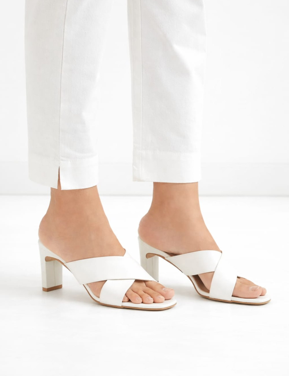 Women White Cotton Straight Pant