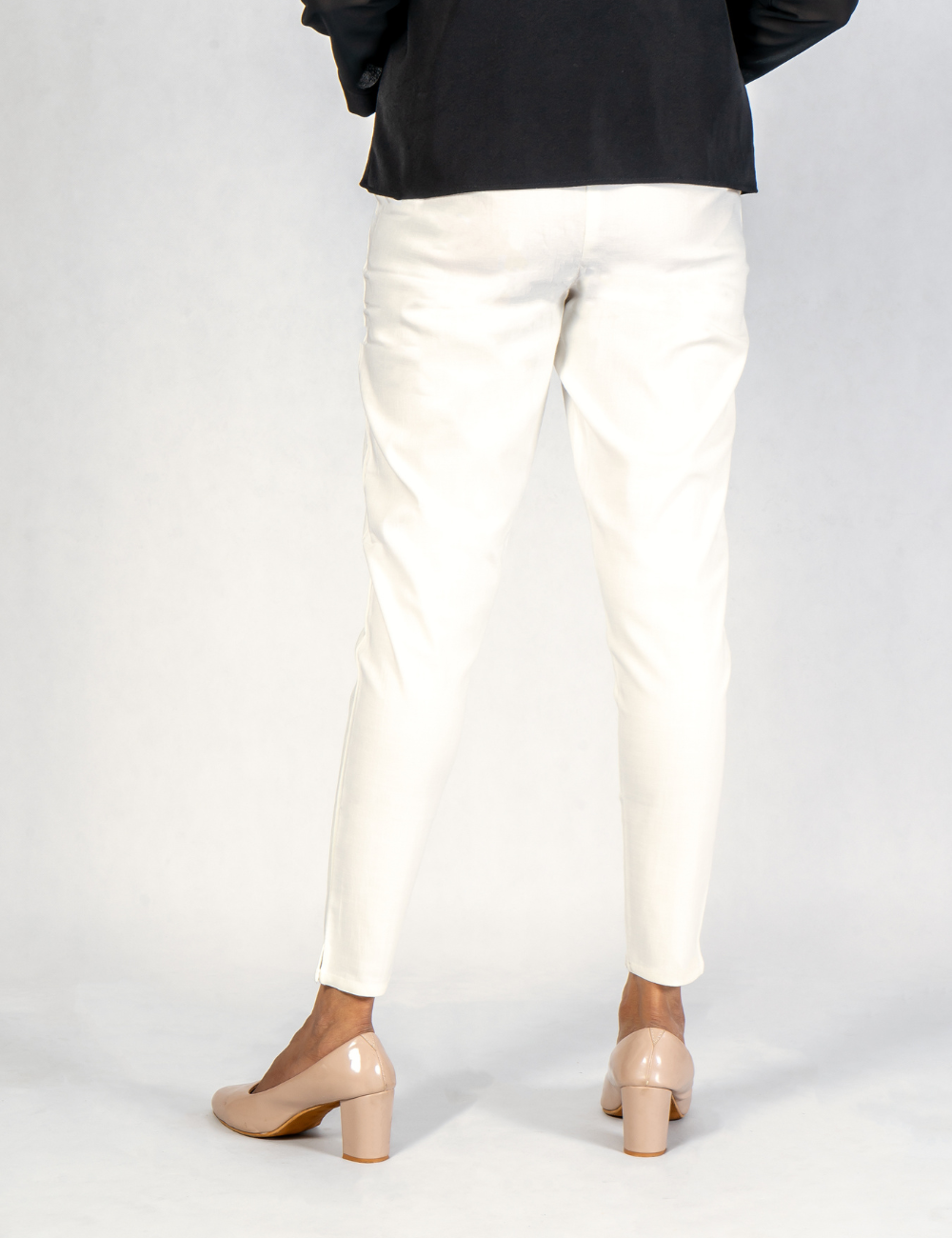 Women Creamy White Cotton Lycra Pant