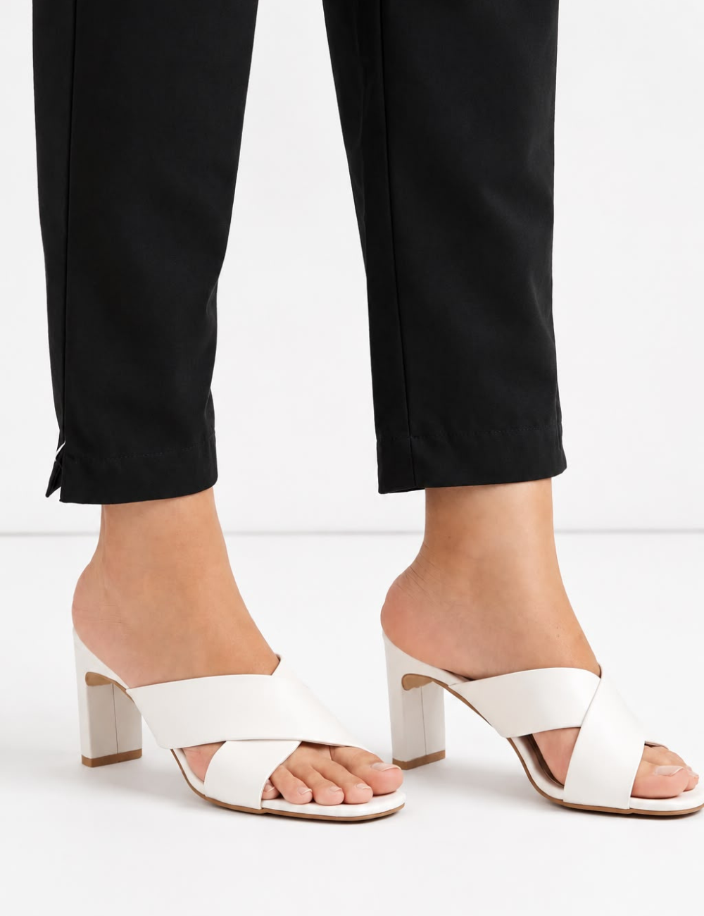 Women Black Cotton Straight Pant