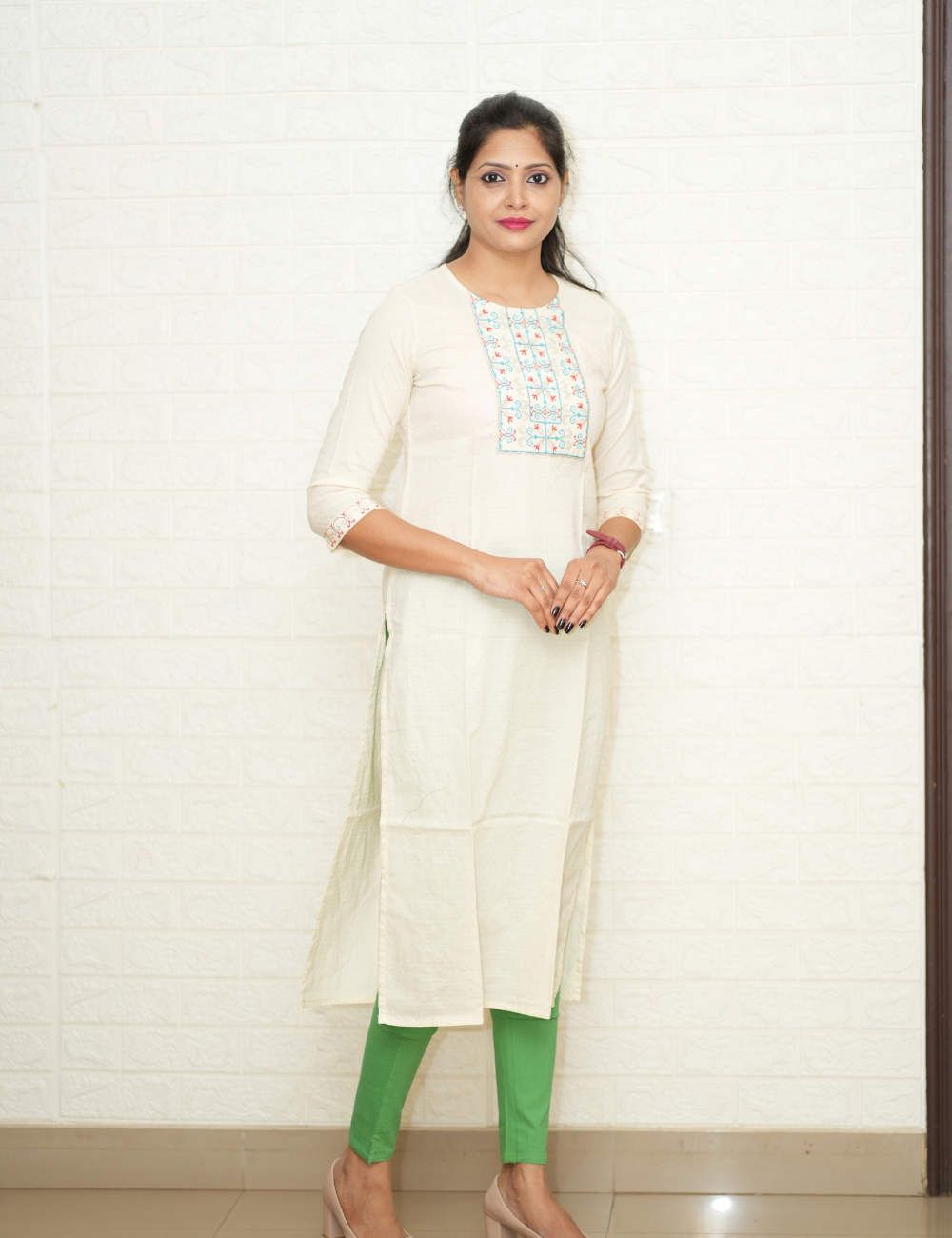 Women Parrot Green Cotton Lycra Pant