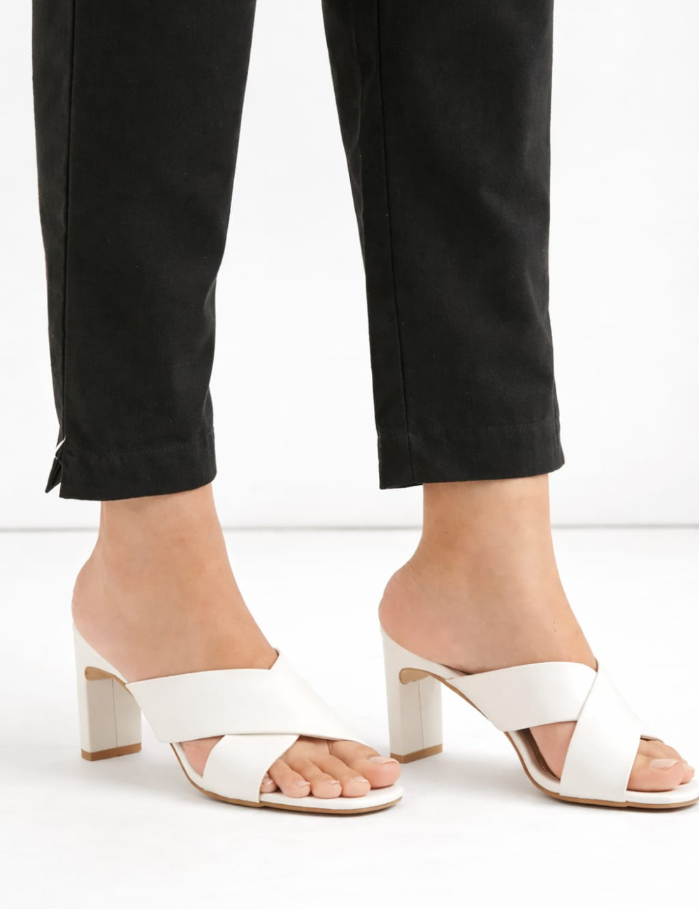 Women Black Cotton Straight Pant