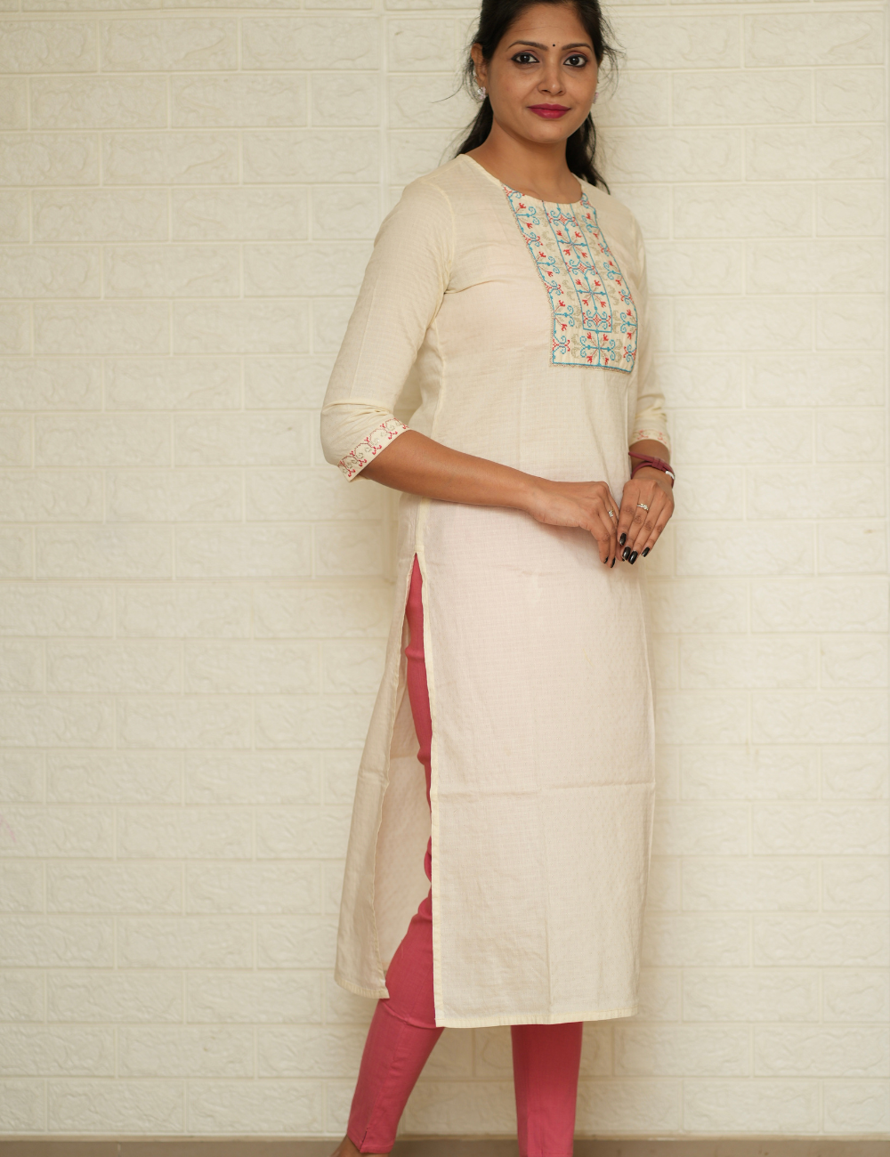 Women Onion Pink Cotton Lycra Pant